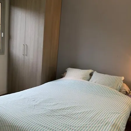 Apartamento Beautiful 45 M With Balcony In *