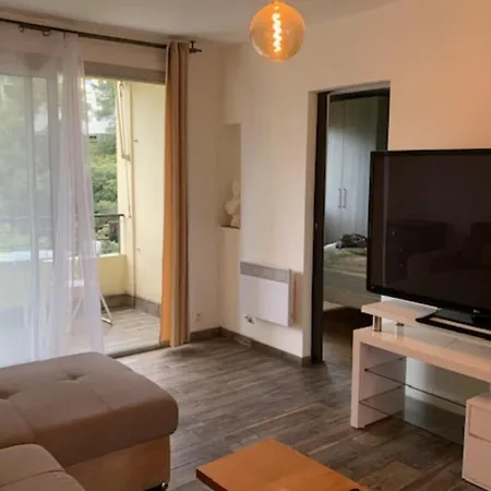 Διαμέρισμα Beautiful 45 M With Balcony In